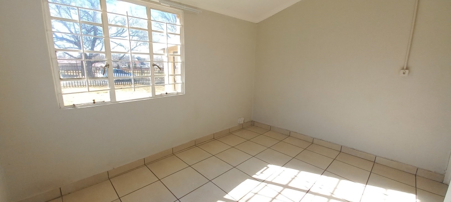 To Let 2 Bedroom Property for Rent in Loch Athlone Free State